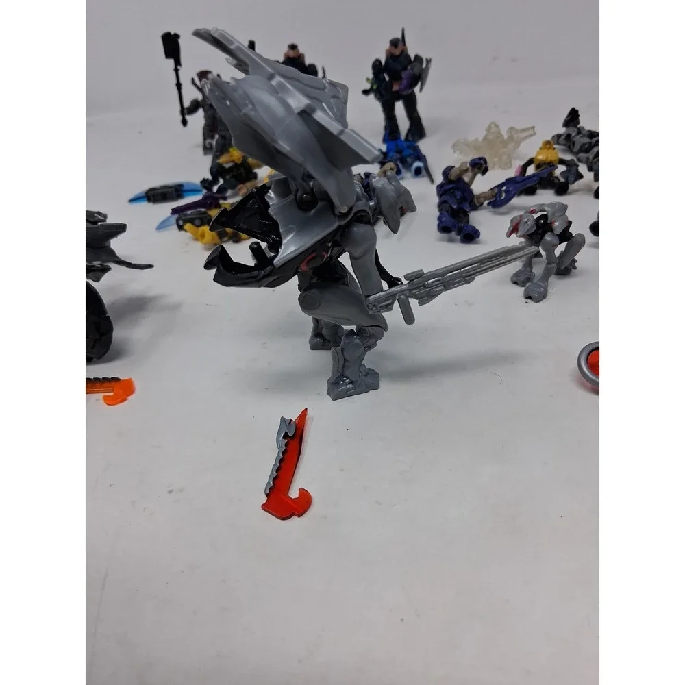 Mega Bloks Construx Halo/Covenant Mini Figures Lot Of:22  and Accessories/Read I